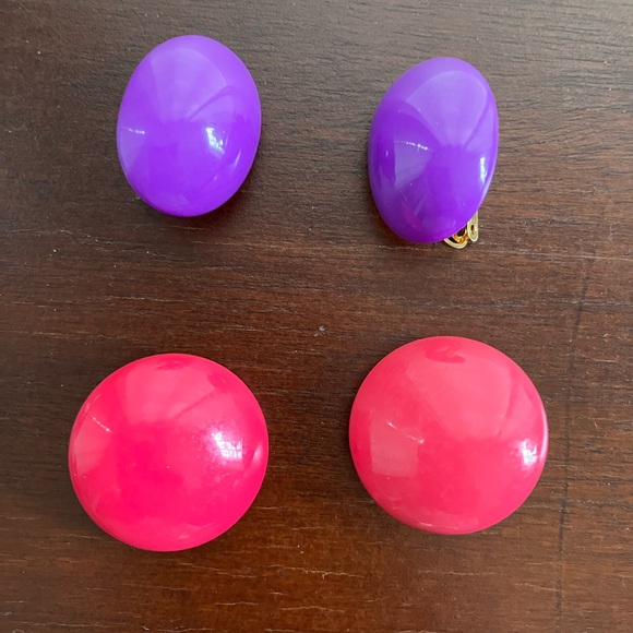 Lot of 8 pairs of vintage gold-tone and silver-tone women's earrings - Picture 4 of 7